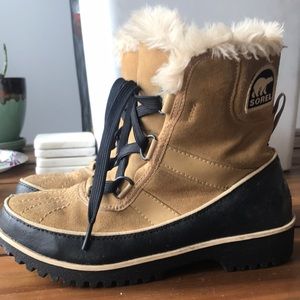 Sorel Boots - to be donated